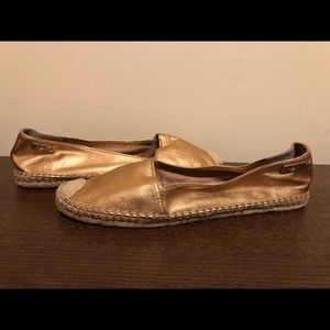 Vince Camuto NWOT gold leather espadrilles size 10